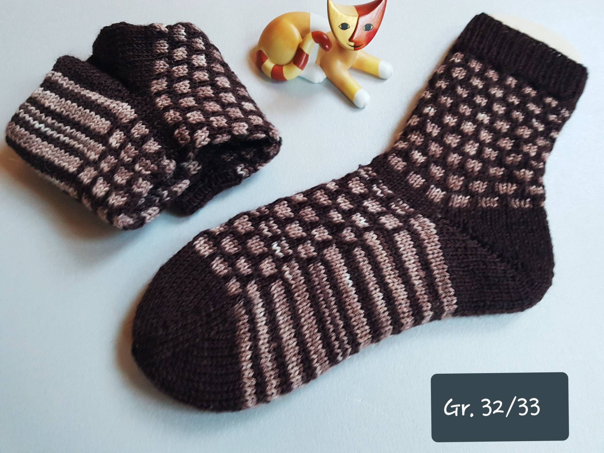 Handgestrickte Socken Gr. 32/33 von naehmaschinerie