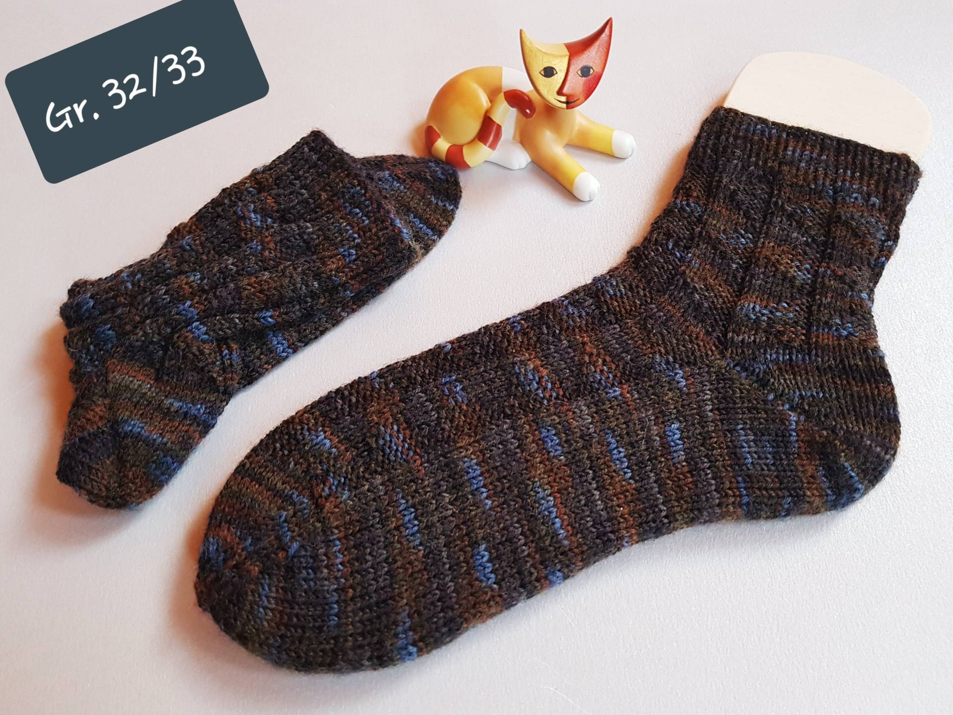 Handgestrickte Socken Gr. 32/33 von naehmaschinerie