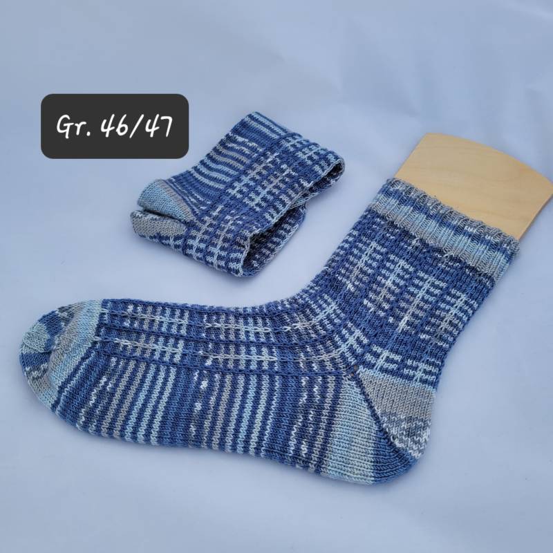 Handgestrickte Socken Gr. 46/47 von naehmaschinerie