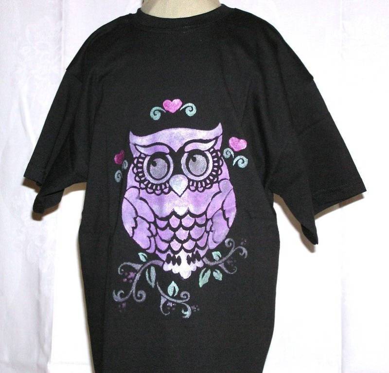 T-Shirt Eule Auf Schwarz Gr. 152 von naehmaschinerie