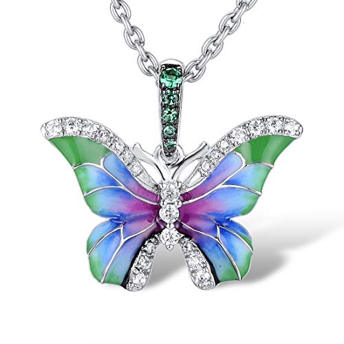namana Atemberaubende Schmetterling Anhänger mit Halskette für Damen. 925 Sterling Silber Halsketten für Frauen mit grünen und weißen Zirkonia Edelsteinen und bunten Emaille Details. namana Atemberaubende Schmetterling Anhänger mit Halskette für Damen. 925 Sterling Silber Halsketten für Frauen mit grünen und weißen Zirkonia Edelsteinen und bunten Emaille Details. von namana