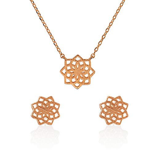 Namana Mandala Set mit Anhänger & Halskette & Ohrstecker, gebürstetes Finish verschiedene Gold und Silber Finish, geometrisches Schmuckset für Damen, Schmuck in Geschenkschachtel (Roségold, Vergoldet) von namana