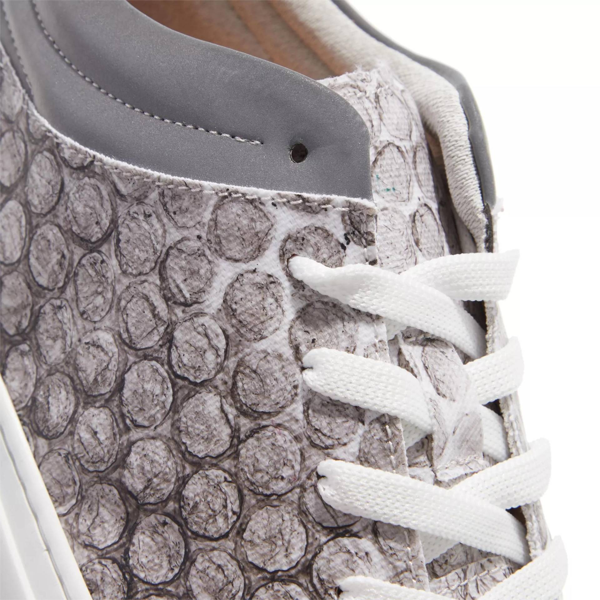 nat-2 Sneakers - nat-2™ Sleek Low recycled bubble wrap grey (W/M/X) - Gr. 37 (EU) - in Grau - für Damen von nat-2