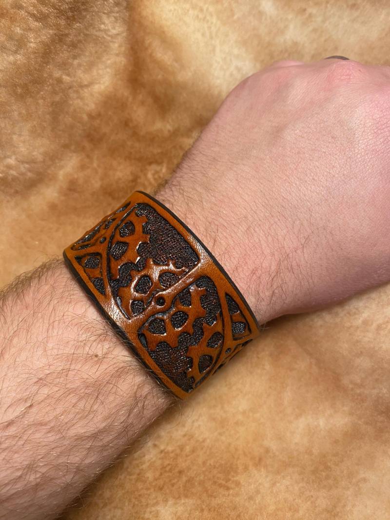 Steampunk Style Lederarmband Manschette Steampunk Style Lederarmband Manschette von nathansleatherworks