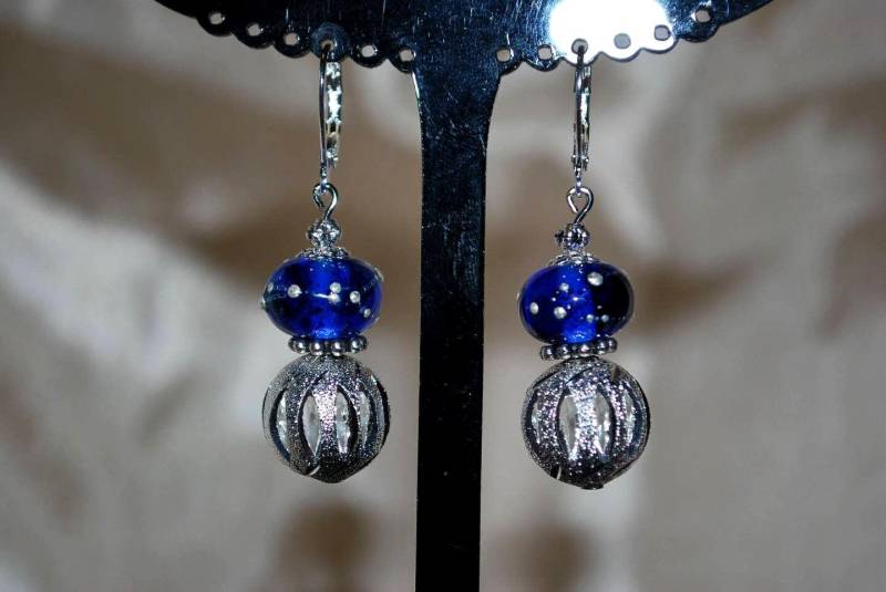 Ohrringe „Silberperle Und Blaue Aufgefädelte Perle" Ohrringe „Silberperle Und Blaue Aufgefädelte Perle" von nathyreme
