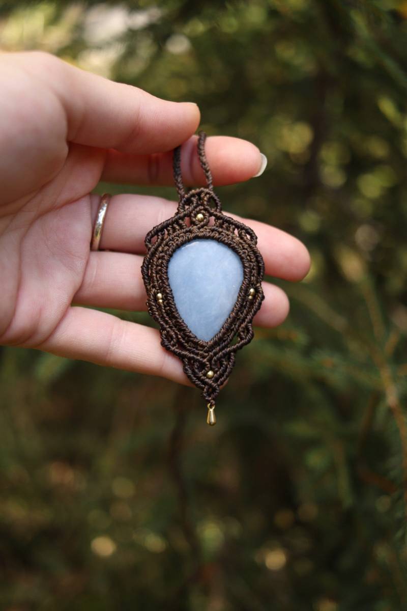 Geknüpfte Angelit Makramee Halskette | Malramee Edelstein Schmuck Heilstein Boho Kette Geknüpfte Angelit Makramee Halskette | Malramee Edelstein Schmuck Heilstein Boho Kette von nattynaturalcreation