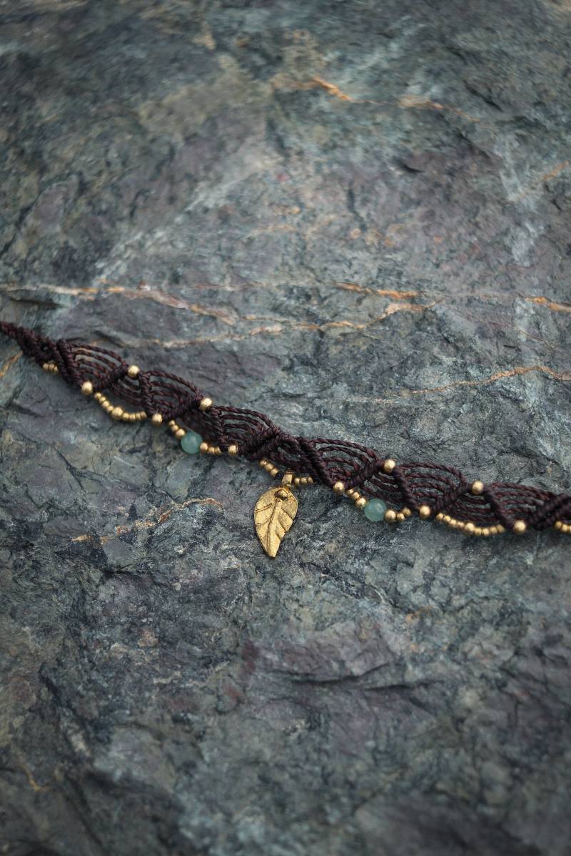 Aventurin Makramee Fusskettchen | Elfen Schmuck Boho Fusskette Mit Heilstein Messing Anhänger Hippie Kettchen von nattynaturalcreation
