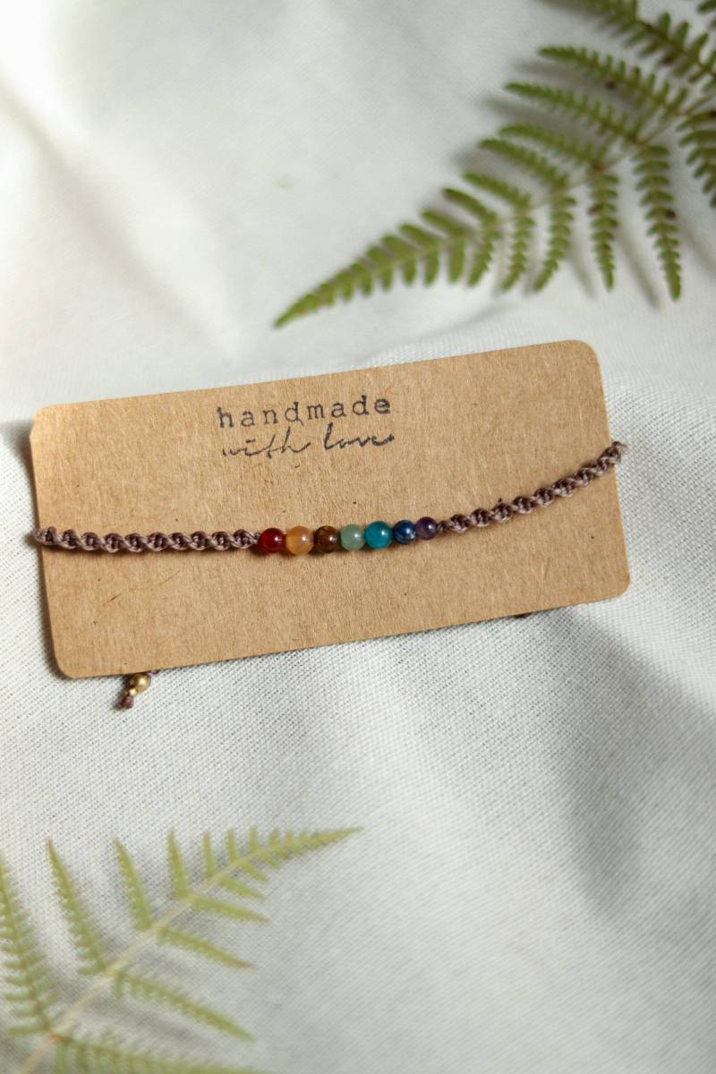Chakra Edelstein Perlen Armband | Boho Heilstein Makramee Schmuck von nattynaturalcreation