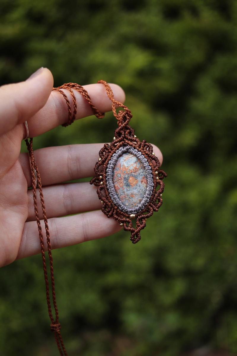 Geknüpfte Maligano Jaspis Halskette | Makramee Boho Kette Mit Eingefasstem Edelstein von nattynaturalcreation