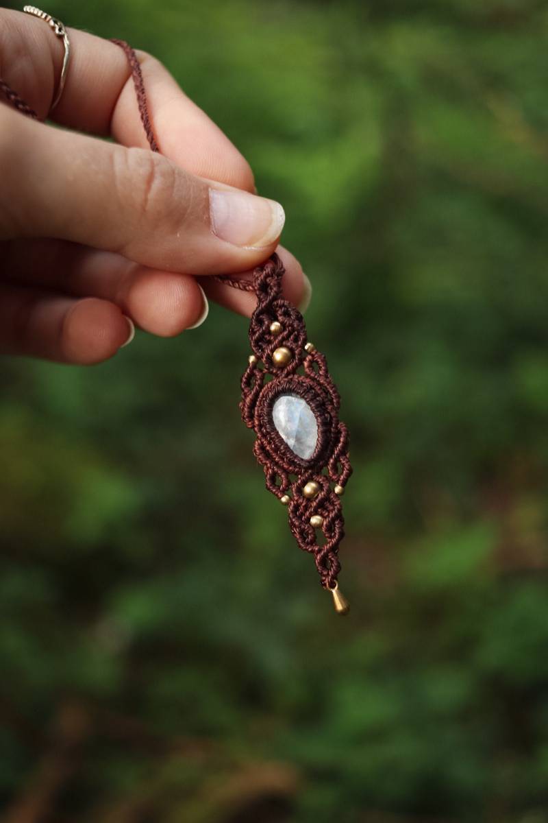 Regenbogen Mondstein Makramee Halskette | Geknüpfte Boho Kette Mit Edelstein Schmuck Regenbogen Mondstein Makramee Halskette | Geknüpfte Boho Kette Mit Edelstein Schmuck von nattynaturalcreation