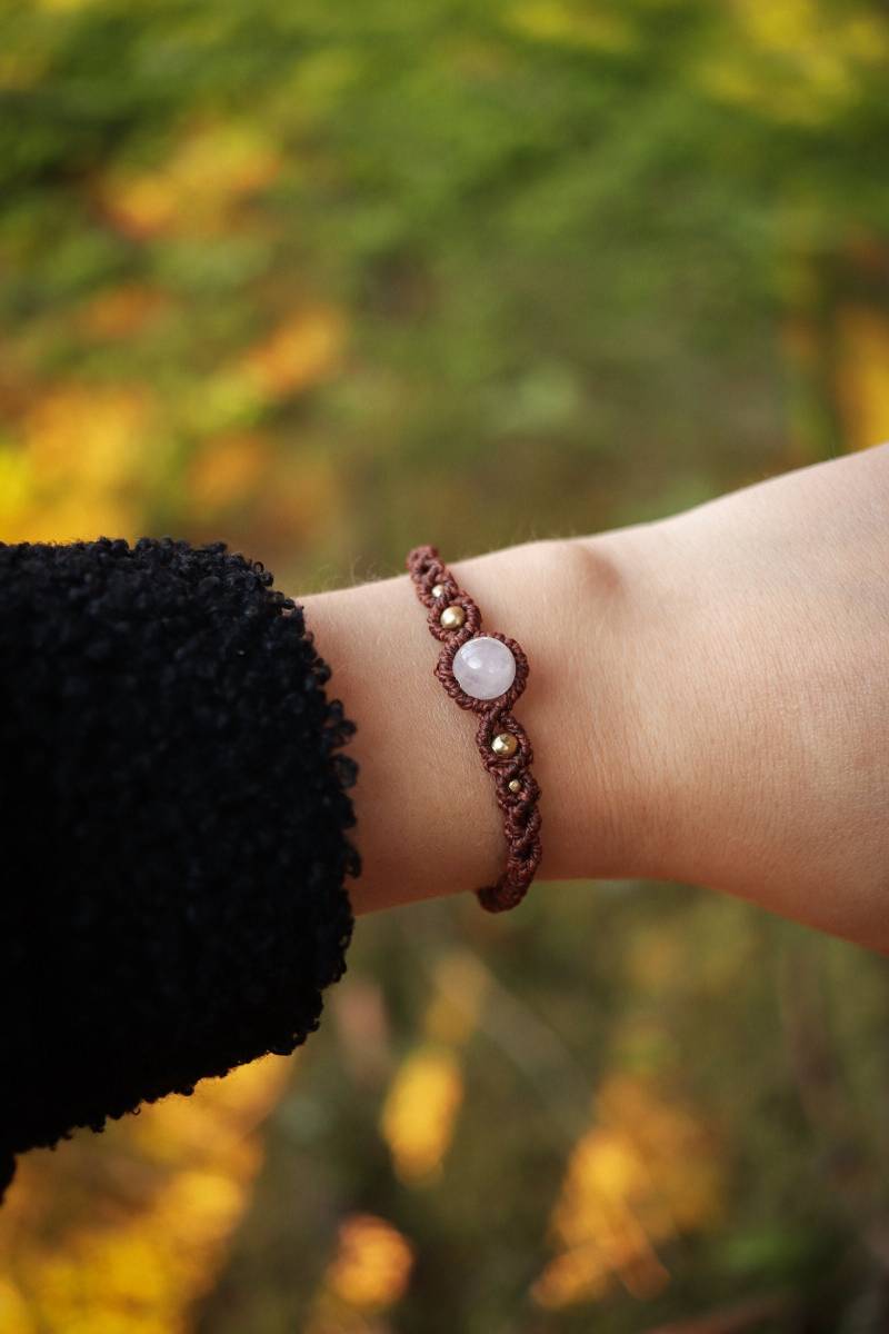 Rosenquarz Makramee Armband | Boho Elfen Schmuck Mit Edelstein von nattynaturalcreation