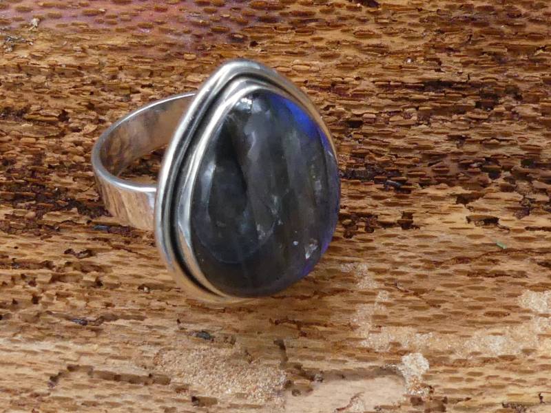 Eleganter 925 Silberring Mit Tränenförmigem Labradorit von naturalmysticsu