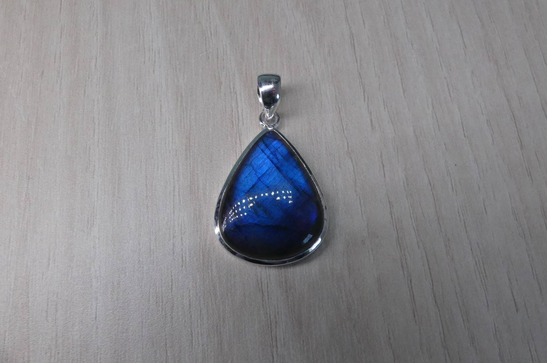 Labradorit 925 Silber Kettenanhänger Mit Wunderschön Irisierenden Blautönen von naturalmysticsu