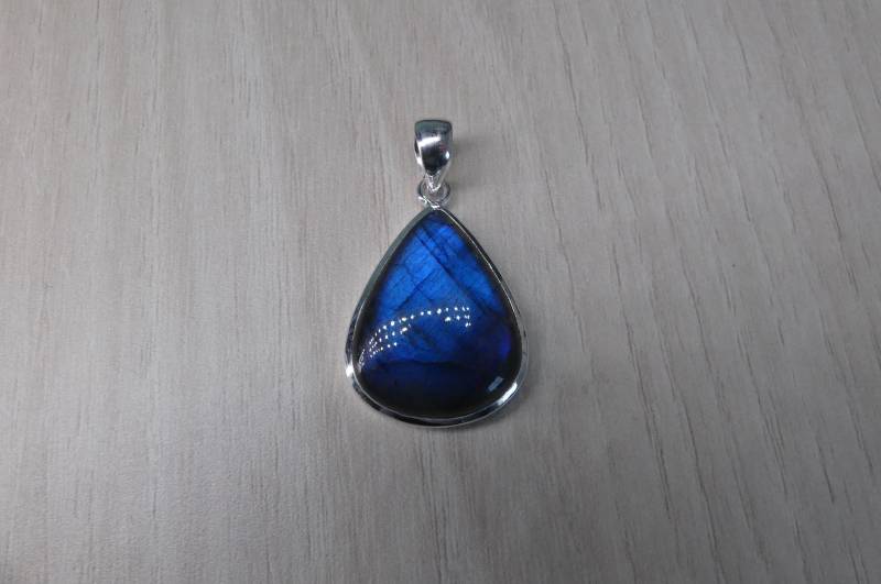 Labradorit 925 Silber Kettenanhänger Mit Wunderschön Irisierenden Blautönen von naturalmysticsu