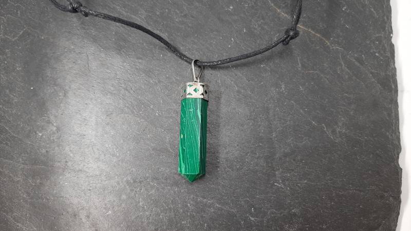 Malachitspitze, Gefasst, An Verstellbarem Textilband 4 cm von naturalmysticsu