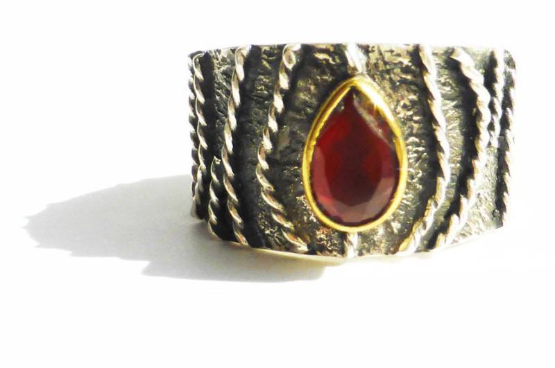 Wow Ziselierter Silberring Mit Faccetiertem Granat Tropfen Gr.59 925Er Silber Und Hartvergoldung Gefasst von naturalmysticsu