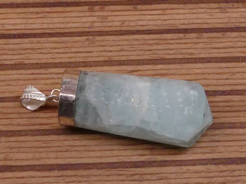Wunderschöner Spitzenförmiger Aquamarin Kettenanhänger Mit 925 Silber Einfassung Und Öse von naturalmysticsu