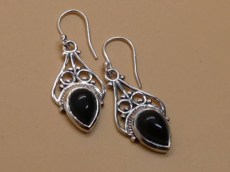 Zierliche Onyx 925 Silber Hängeohrringe Zierliche Onyx 925 Silber Hängeohrringe von naturalmysticsu