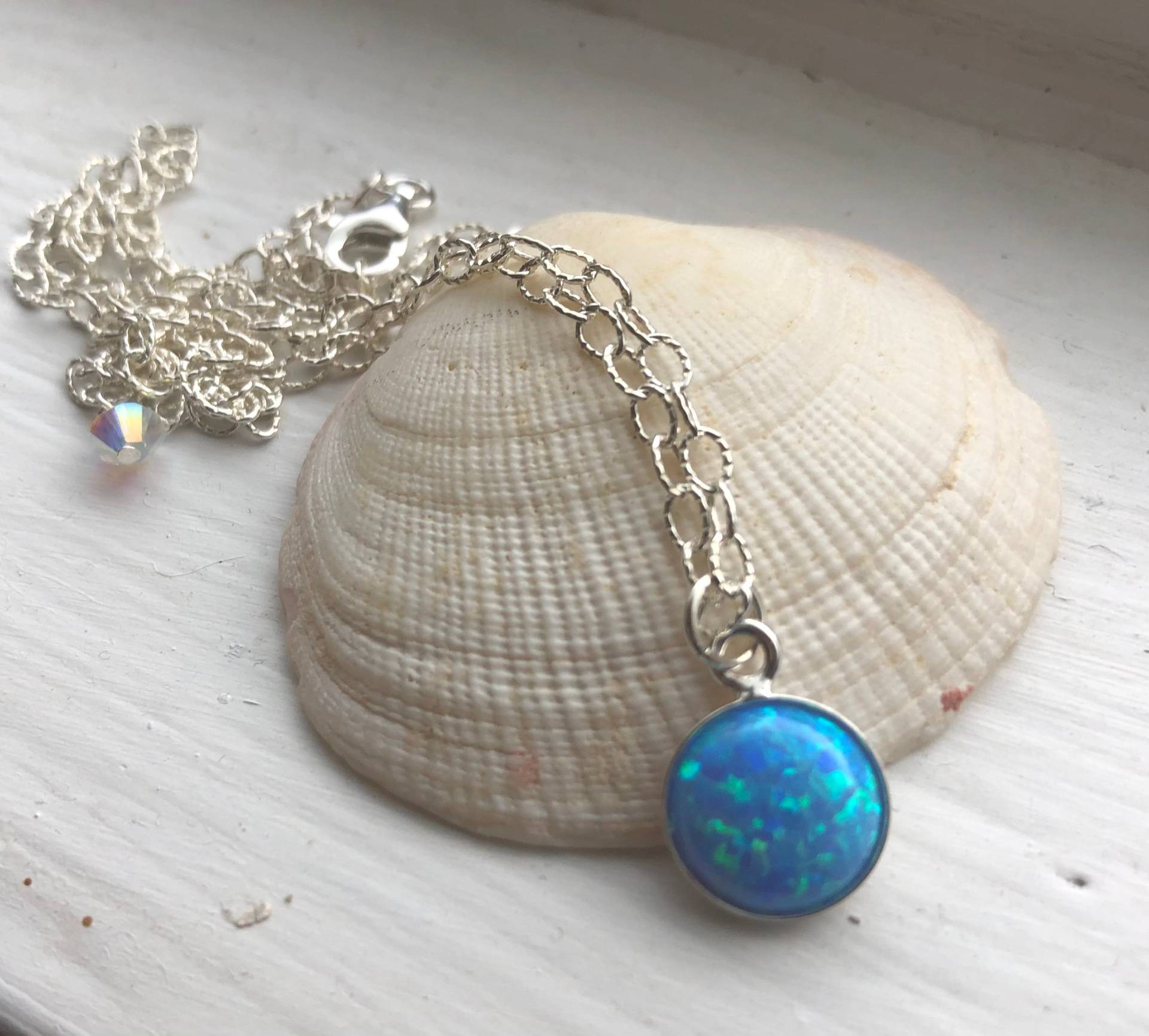 Blaue Opal Halskette, Braut Halskette Sterling Silber, 10mm Anhänger, Oktober Geburtsstein, Schmuck, Boho Brautschmuck von naturalstonesjewels