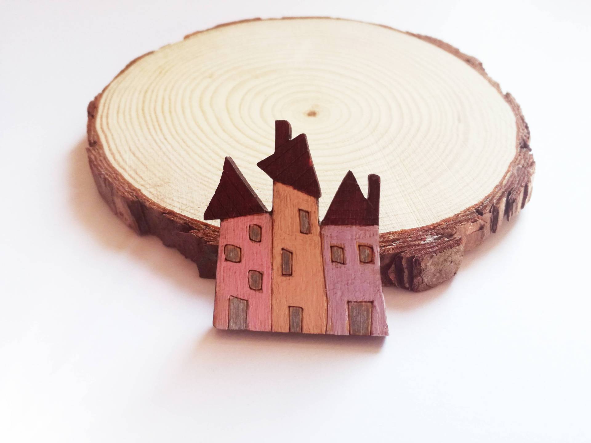 Haus Brosche Holz Handbemalt Laser Geschnitten Haus Brosche Holz Handbemalt Laser Geschnitten von natureswhisper1