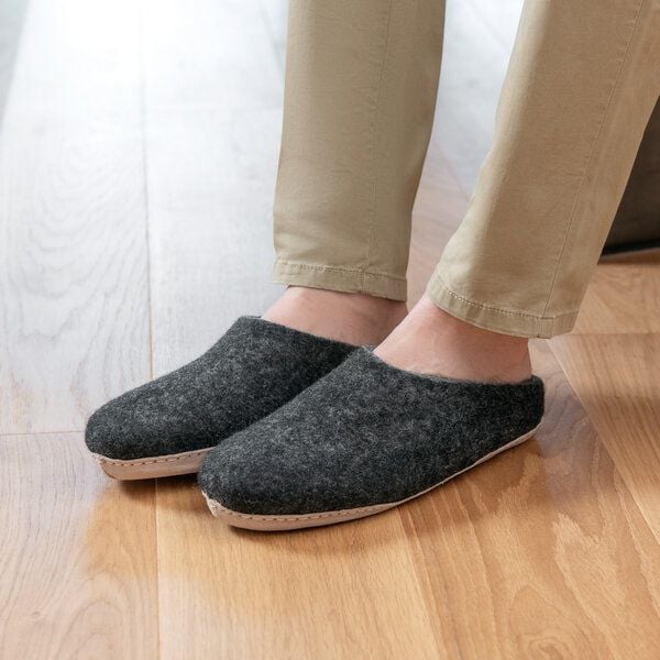 naturling Filz Herren Hausschuhe mit weicher Ledersohle naturling Filz Herren Hausschuhe mit weicher Ledersohle von naturling