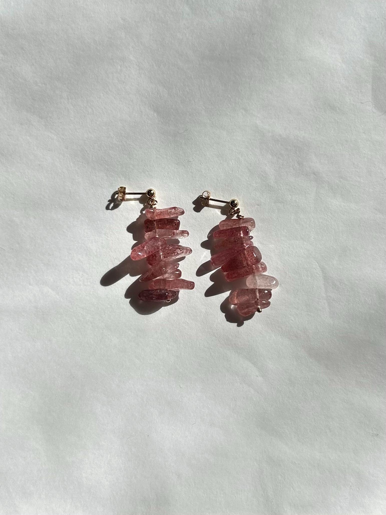 Erdbeer Quarz Chip Ohrringe, 14K Gold Gefüllte Ohrstecker, Klobige Heilsteine, Geschenk Für Sie, Trübe Ohrstecker von naujewelry