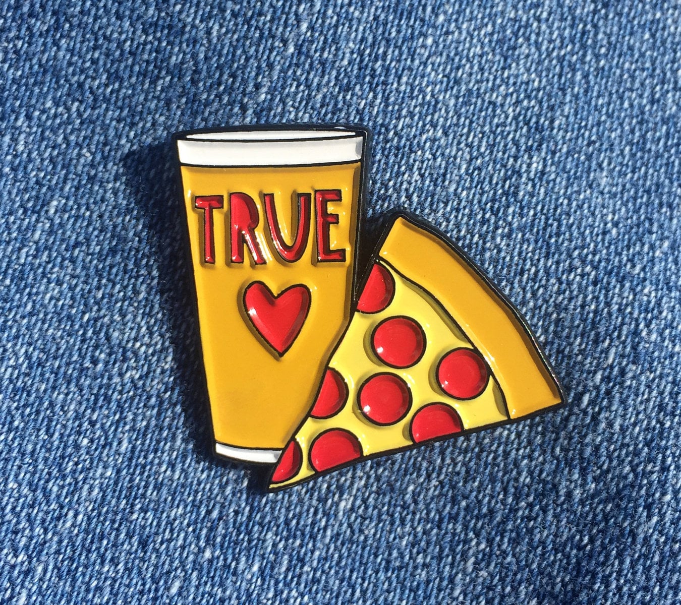 Pizza Bier True Love - 1.25"Weich Emaille Pin Sku Pin-704 Pizza Bier True Love - 1.25"Weich Emaille Pin Sku Pin-704 von nearmoderndisaster