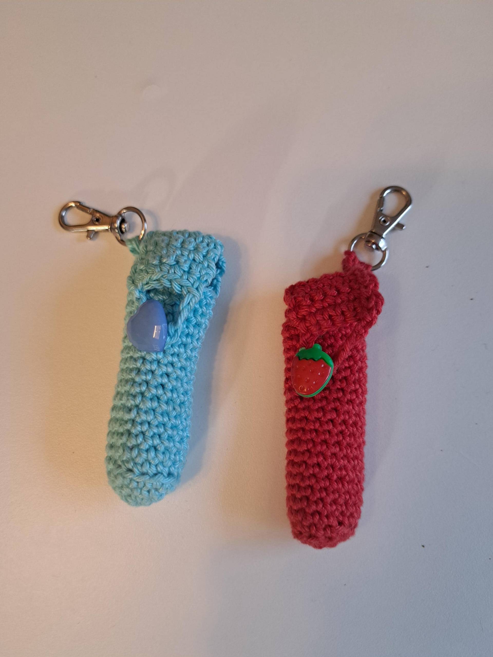 Amigurumi, Lippenpflegestift-Täschchen, Anhänger von needleBurk