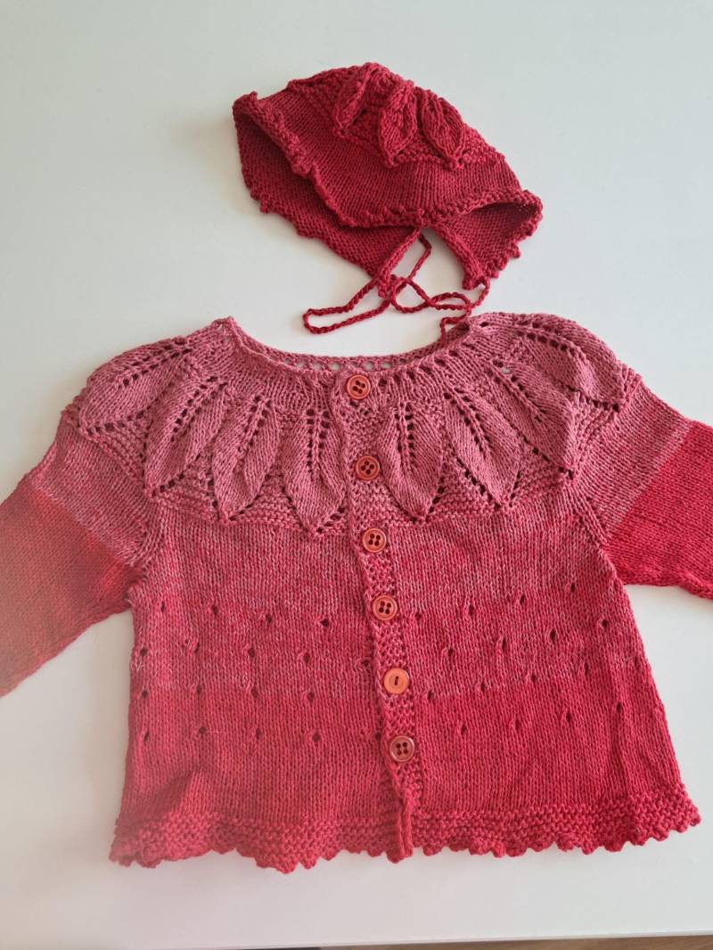 Baby Jäckchen Mit Extra Mütze, Gr. 62/68, Erdbeerlook, Jacke, Kleidung, Geschenk, Babyparty, Zur Geburt von needleBurk
