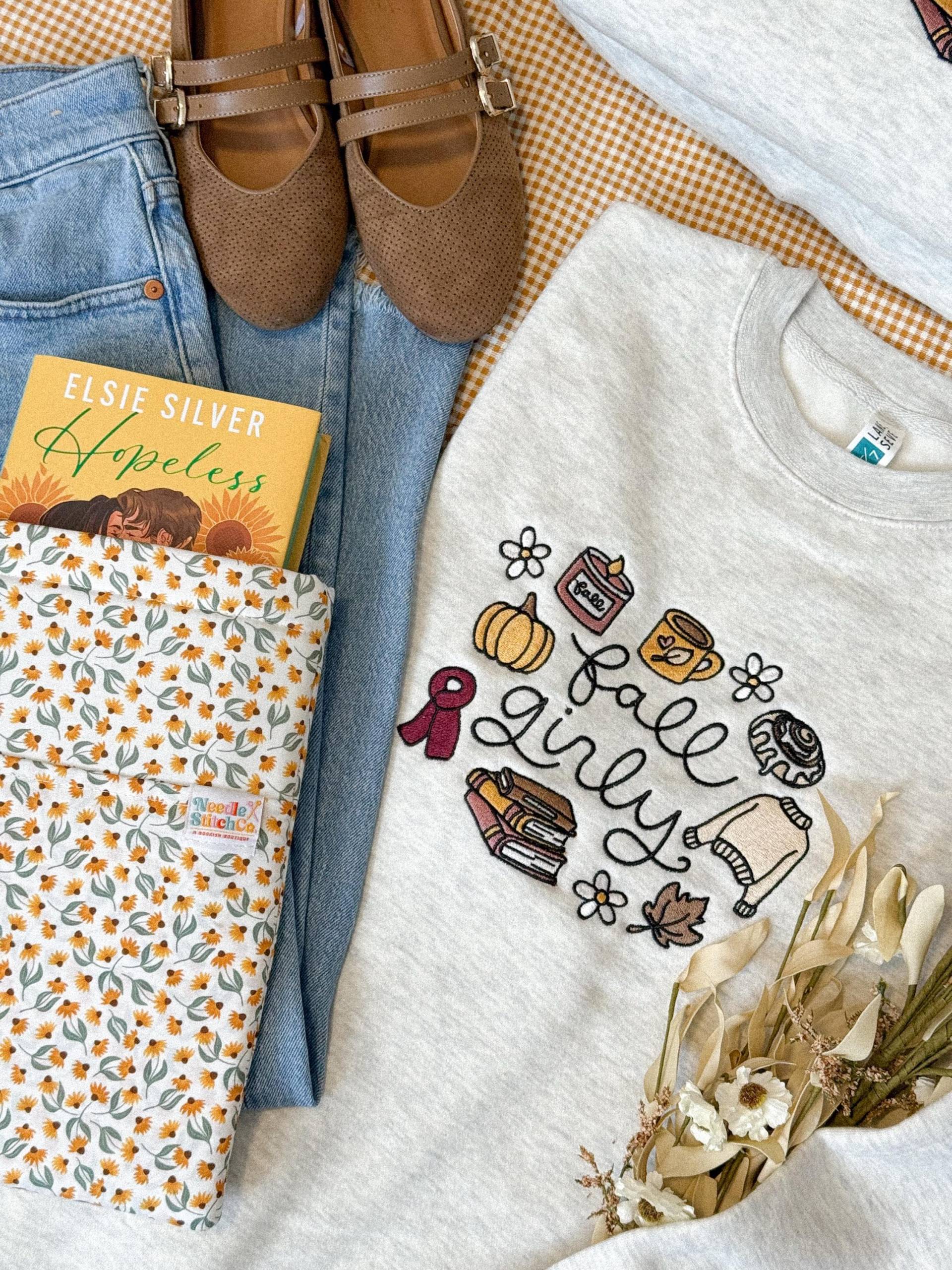 Besticktes Herbst Girlie Sweatshirt Buch Liebhaber Rundhalsausschnitt Besticktes Herbst Girlie Sweatshirt Buch Liebhaber Rundhalsausschnitt von needlexstitchco