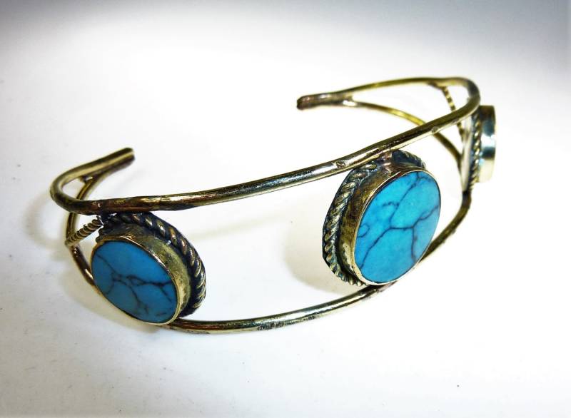 Armspange Mit Farbigen Steinen, Verstellbar von neemaheTribal