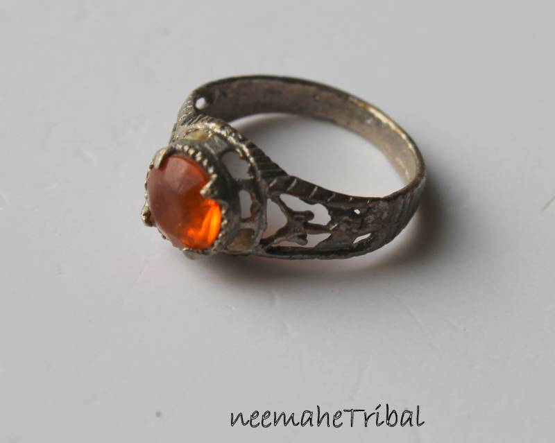 Filigraner Ring Mit Orangem Glasstein, 19 Mm Innendurchmesser von neemaheTribal