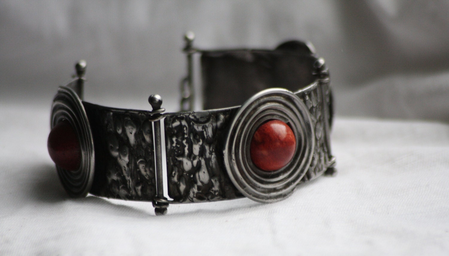 Einzigartiges Handgemachtes Original Armband Mit Halb Steinen Coral Red Schmuck Neu Einzigartiges Handgemachtes Original Armband Mit Halb Steinen Coral Red Schmuck Neu von nefrysz