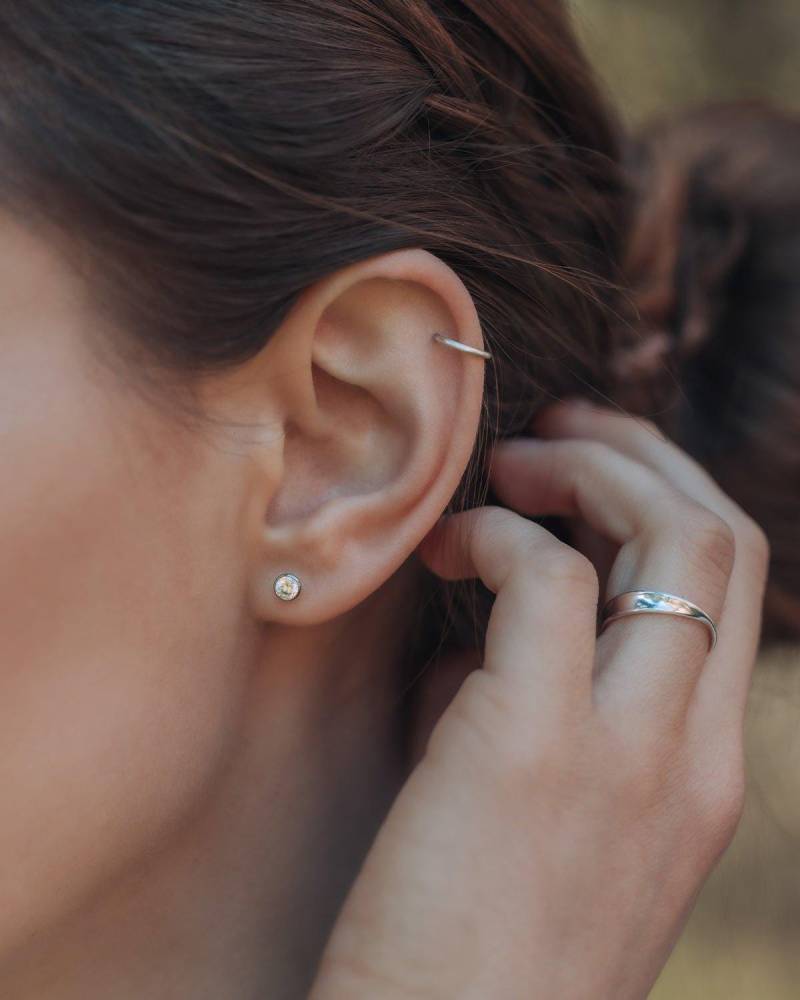 Kleiner Helix Earcuff Eloise | Ohne Piercing Tragbar, Handgemacht in 925 Silber Und 18K Gold Vermeil von nellaundsina