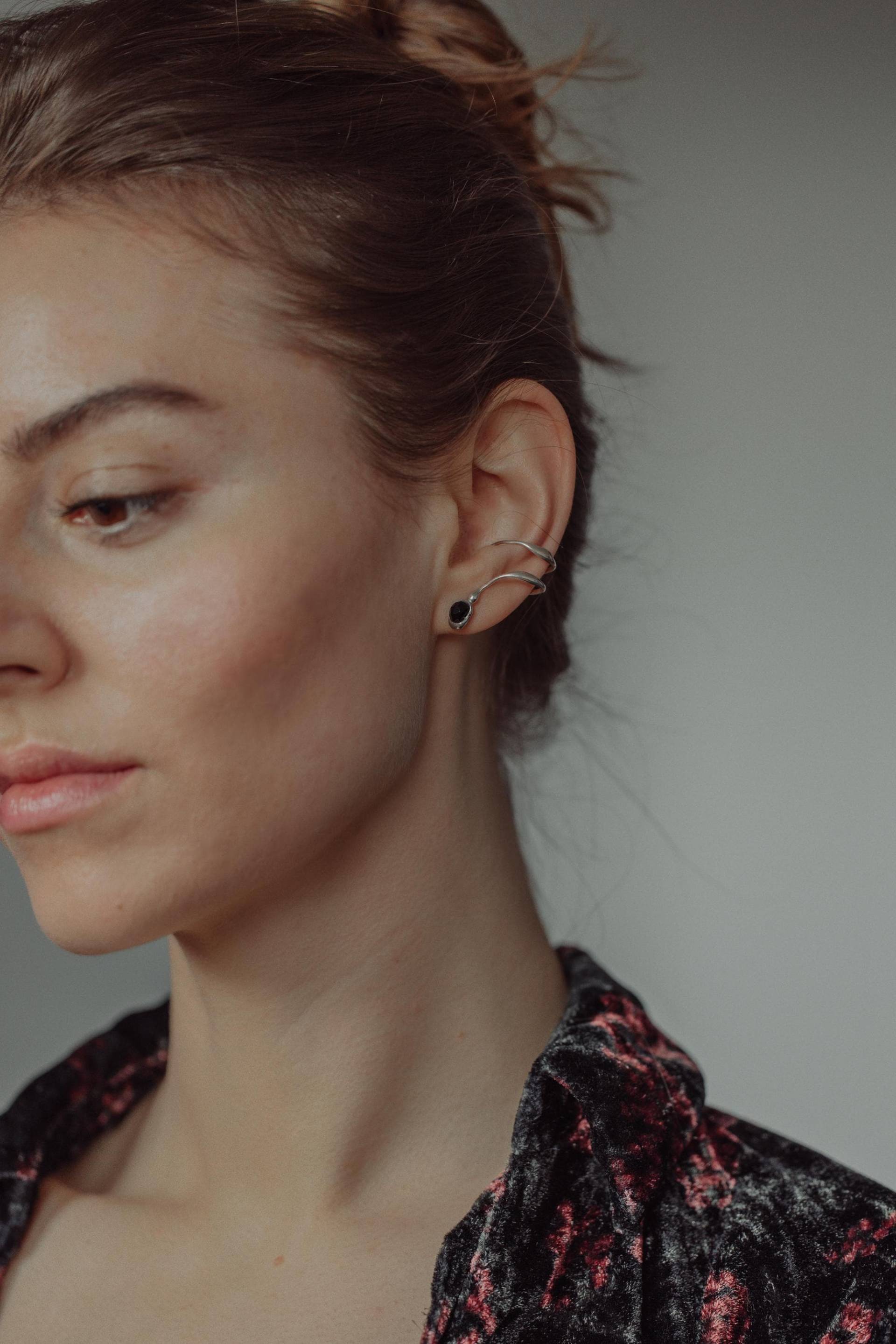 Jana Onyx Earcuff von nellaundsina