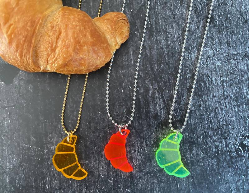 Kette + Anhänger Acryl/Trend Croissant Halskette Silber Oder Gold Acrylanhänger in Vielen Farben Bff Party Bonjour Neon Fancy von nelous