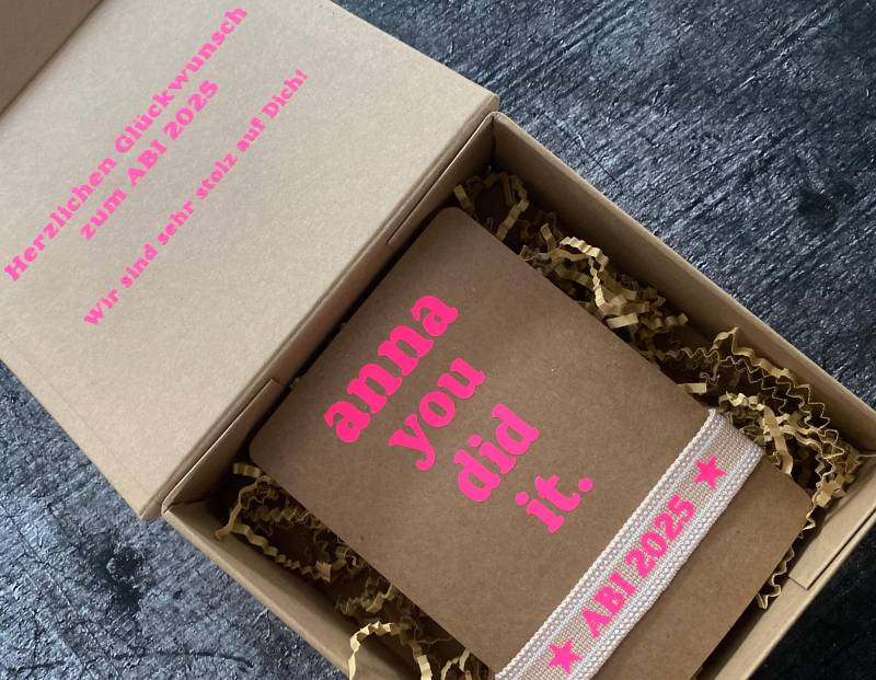 Personalisierte Geschenkbox Mit Botschaft + Armband Abi 2025 Karte Abitur Examen 18. Geburtstag Matura Bachelor Freundschaftsarmband Neon von nelous