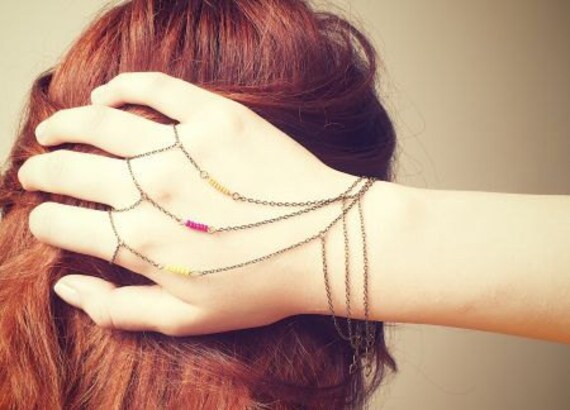 Sklavenarmband Mit Antik Bronzefarbener Kette Und Saatperlen von nembysebnem