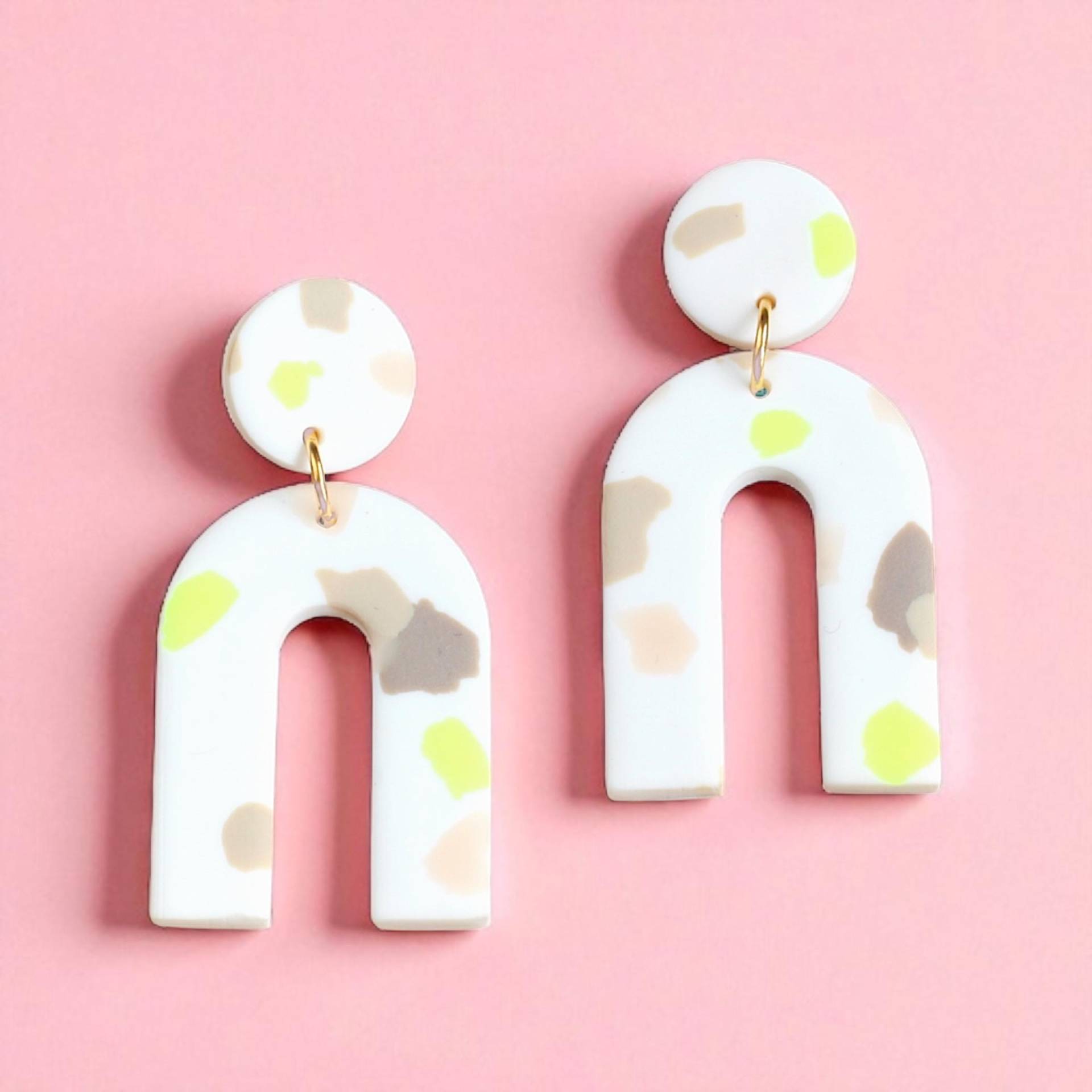 Regenbogen Statement Ohrringe Aus Polymer Clay - Handgemachte Moderne in U-Form Auffällige, Große Fimo Pastell von neonnnude