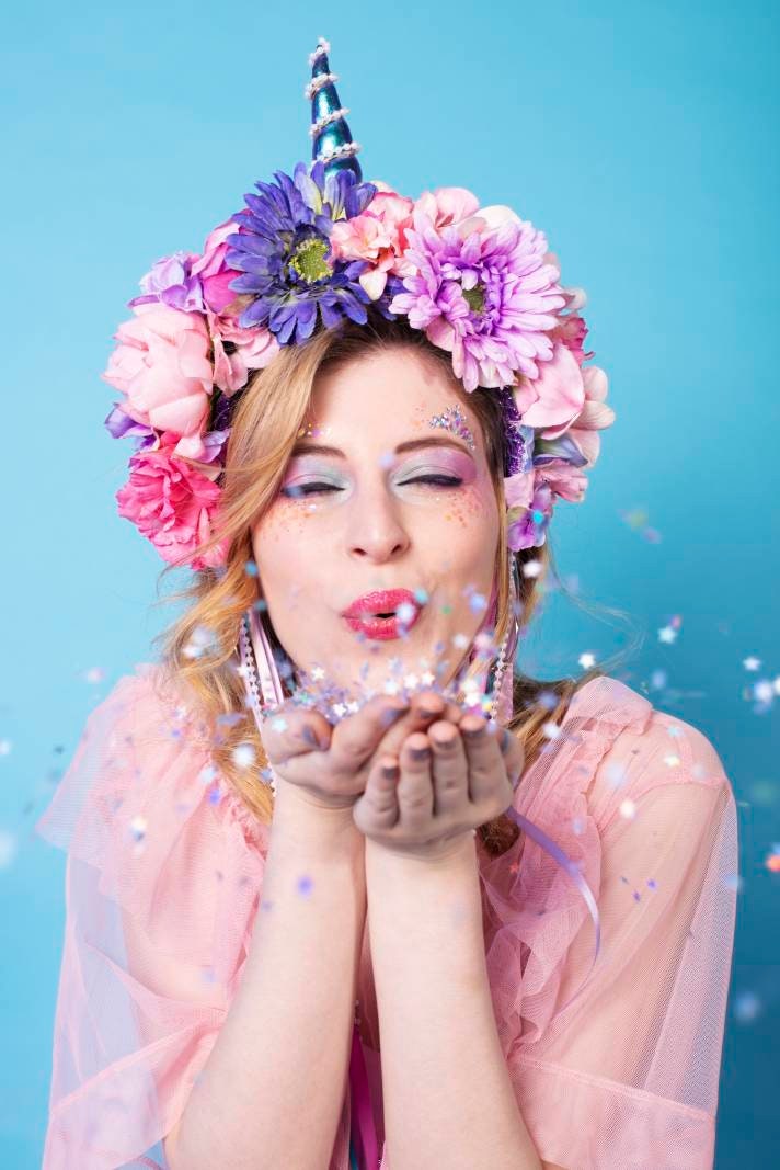 Light Up Einhorn Haarband, Mit Rosa, Lila Und Blüten von neonpandalondon