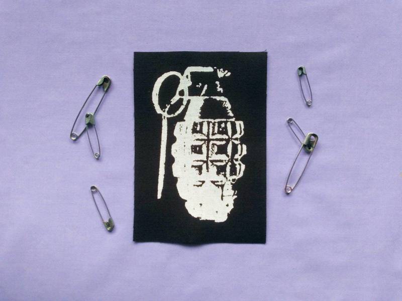 Grenade Crust Punk Aufnäher | Schwarze Version von neoshiki