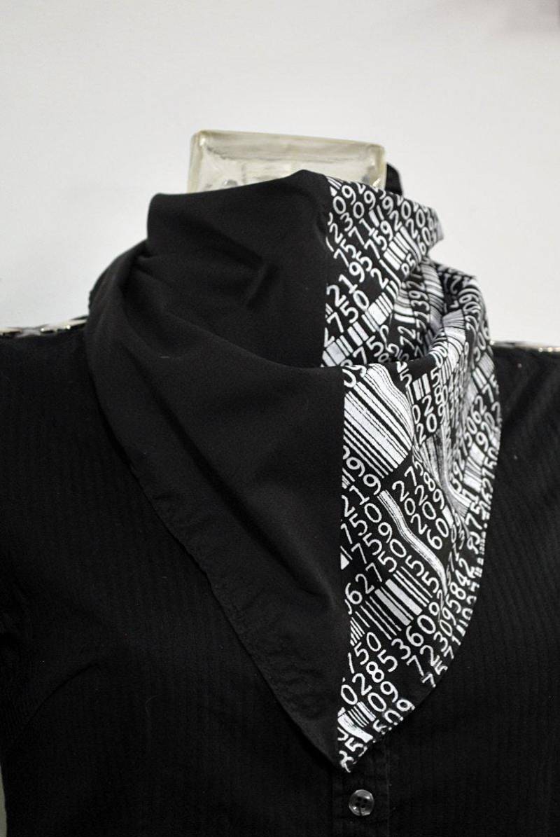 strichcode Cyberpunk Rave Bandana Schal | Weiße Version von neoshiki