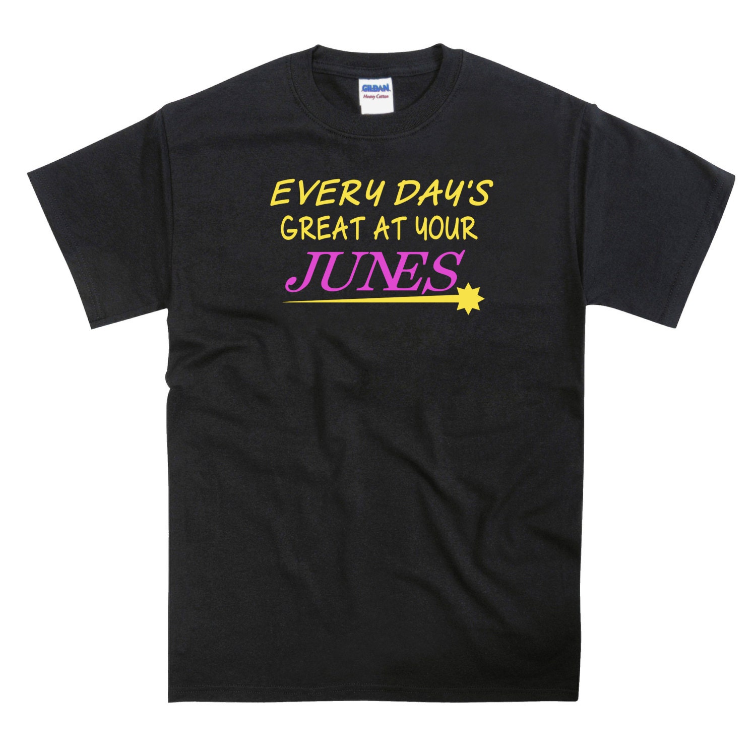 Jeden Tag Ist Großartig Bei Junis Person Inspiriertes T-Shirt von nerdkeyz
