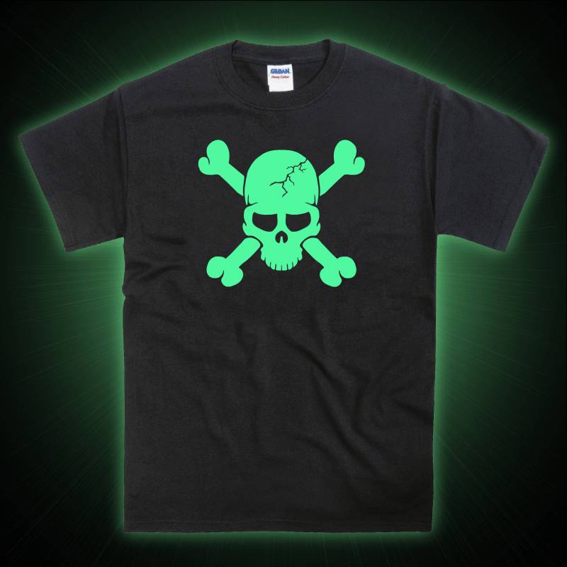 Totenkopf Crossbones Glow in The Dark Tshirt Totenkopf Crossbones Glow in The Dark Tshirt von nerdkeyz