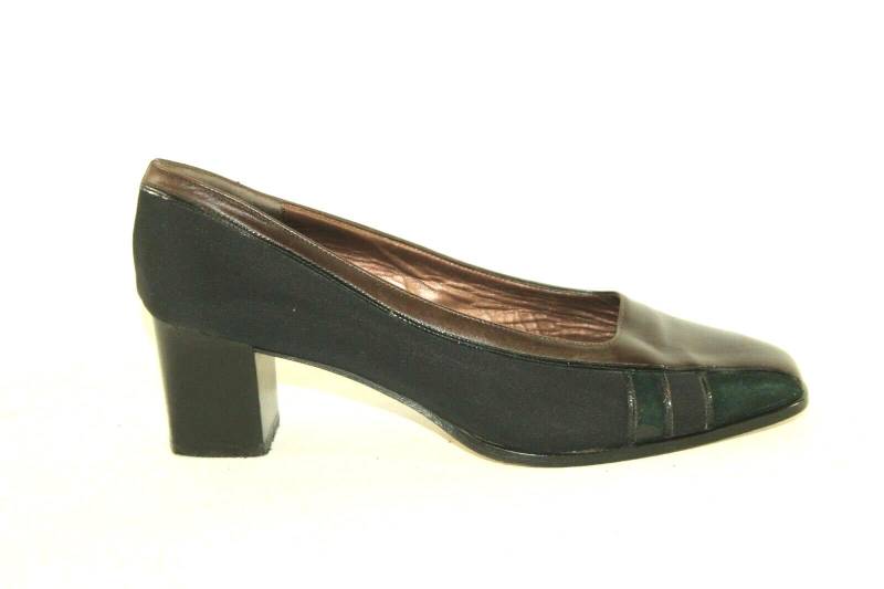 Vintage Schwarz Leder & Braun Andere Max Monelli Slip Court Mid Heel Schuhe Größe 7.5/41 von neringasvintageshop