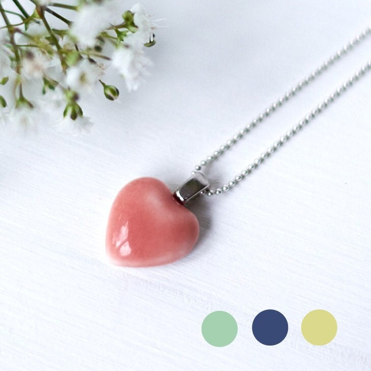 Porzellananhänger Herz An Silberkette in Königsblau, Koralle, Mintgrün Und Zitronengelb von nerosmanufaktur