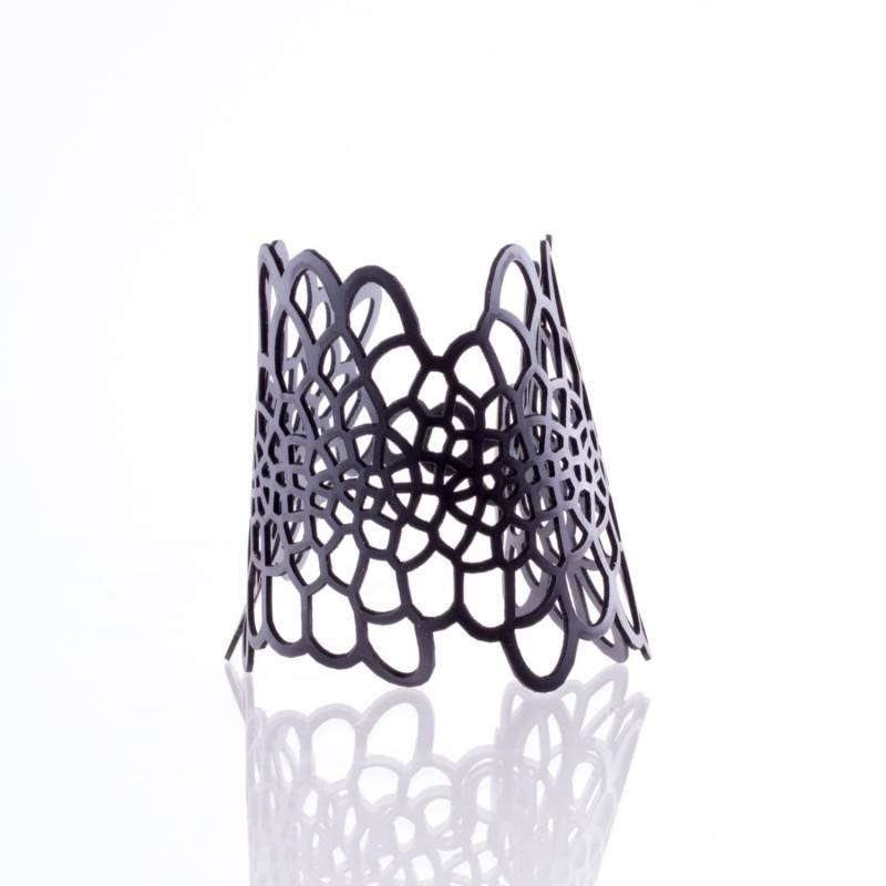 Sinuate Armband | Lasergeschnittenes Schmuckgummi Corollaria-Kollektion Sinuate Armband | Lasergeschnittenes Schmuckgummi Corollaria-Kollektion von nervoussystem