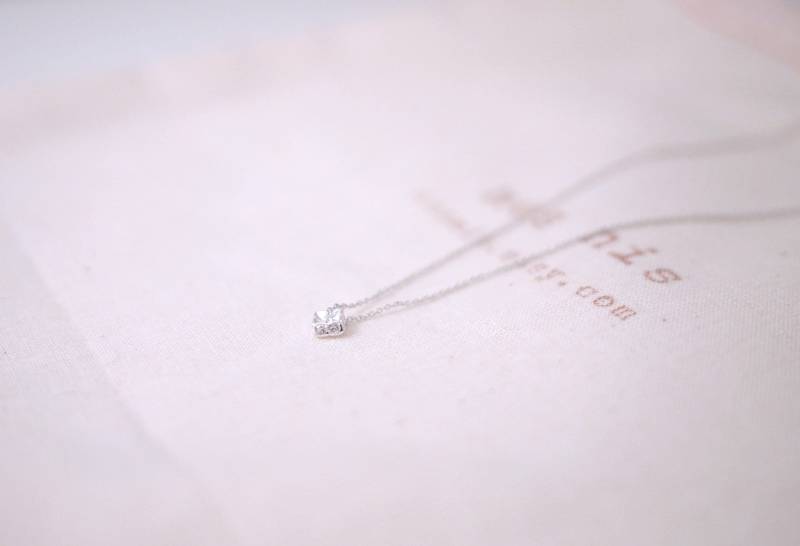 Zarte Silberkette Mit Beadelle Versilberter Squaredelle Kristall Halskette Zarte Silberkette Mit Beadelle Versilberter Squaredelle Kristall Halskette von nesnis