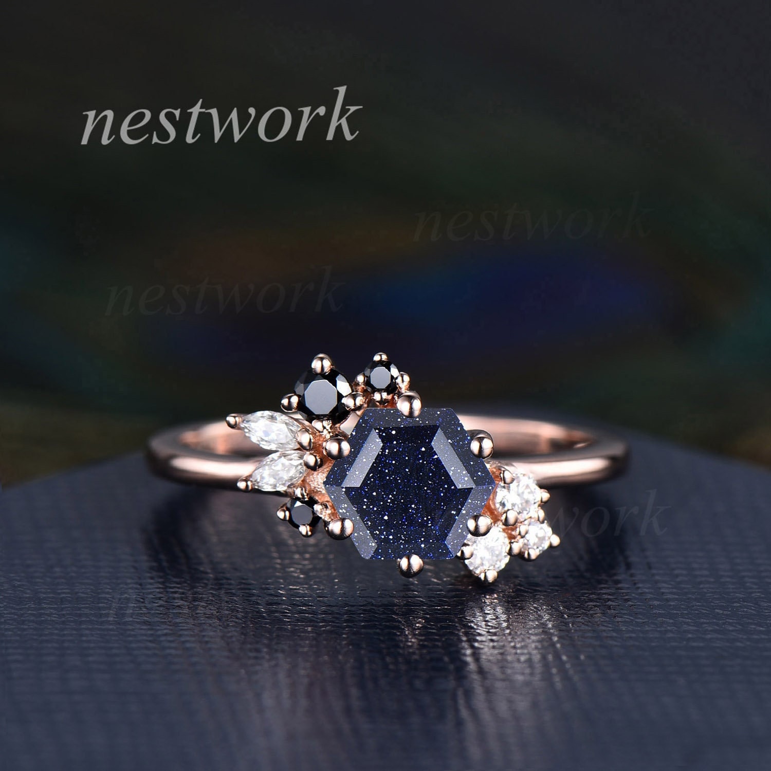 Sechseck Blauer Sandstein Ring Unikat Verlobungsring Für Frauen 14K Rose Gold Cluster Marquise Moissanit Diamant Ehering von nestwork