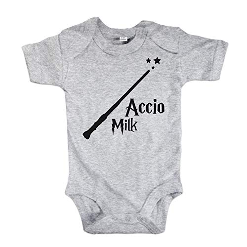 net-shirts Organic Baby Body mit Accio Milk Aufdruck Spruch Motiv süß Cute Strampler aus Bio-Baumwolle Inspired by Harry Potter, Größe 0-3 Monate, grau von net-shirts